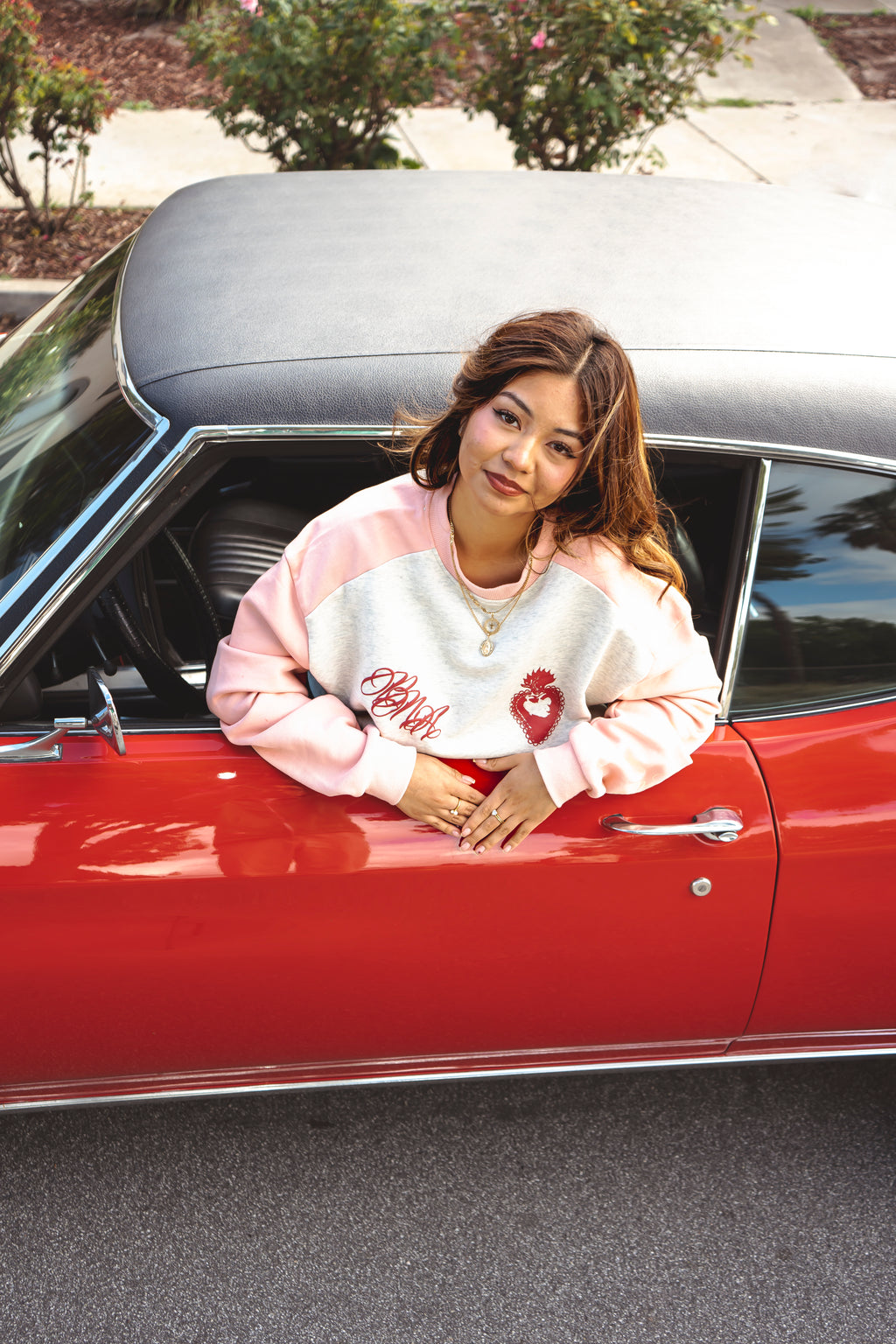 'Diosito Te Ama' Sacred Heart Crewneck